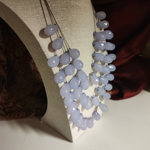 Lavender Acrylic Lucite Teardrop Faceted Necklace Silver Tone Triple Strand EUC - Picture 4 of 14